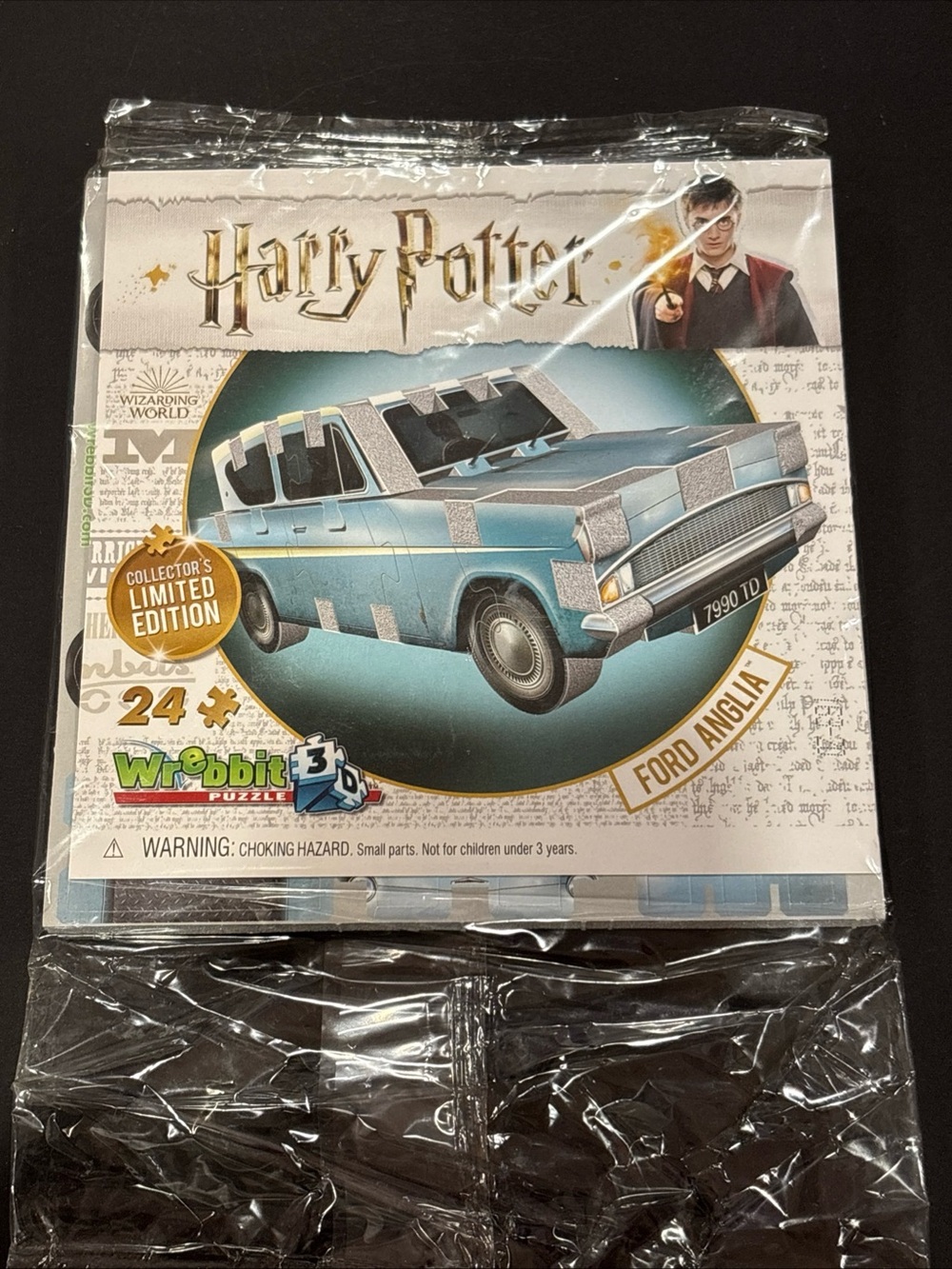Warner Bros. Harry Potter Ford Anglia 3D Puzzle - Light Blue and Silver